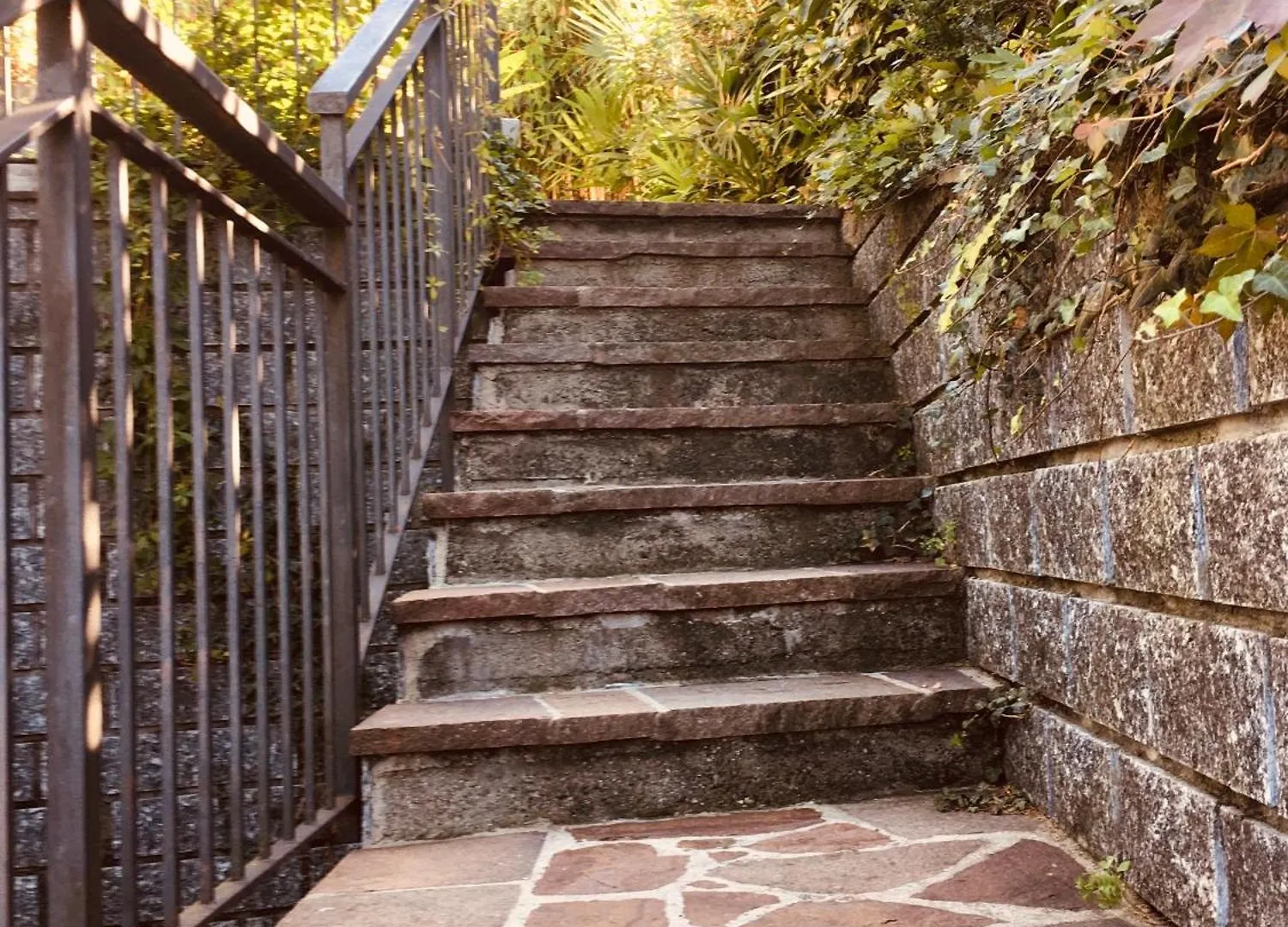 Villa Varenna 0*,